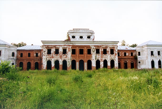 Volokolamsk district. Yaropolets. Yaropolets Estate of Chernyshevy. Palace. XVIII P.R.Nikitin