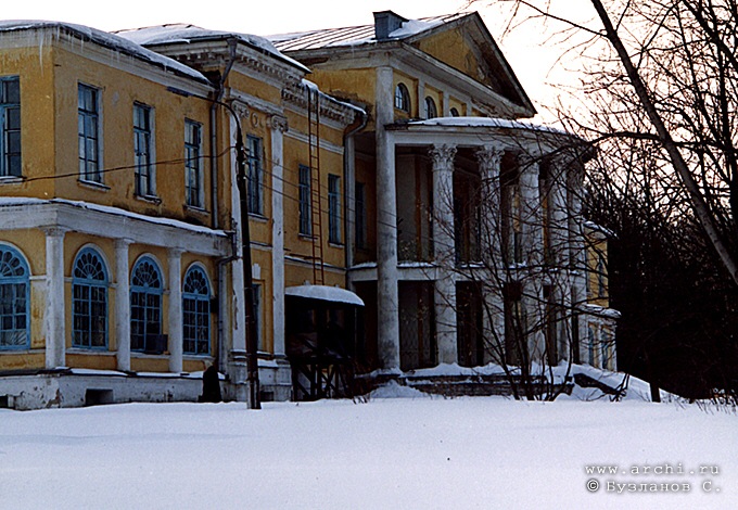 Doubrovitsy. Estate. Main House. Front facade. Middle of the XVIIIth - beg. of the XIXth cent.