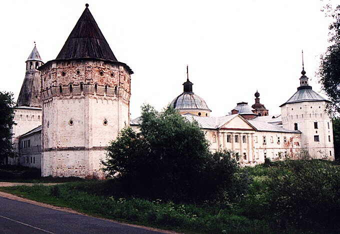 Dmitrov district. Lugovoy. Nikolo-Peshnoshsky Monastery. XIV cent.