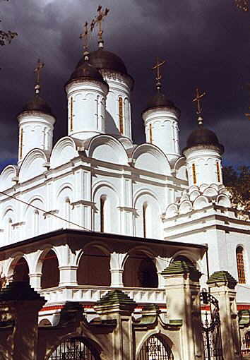 Odintsovo district. Bolshy Vyazemy. Estate Vyazemy. Transfiguration Church. XVI cent.