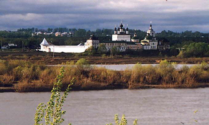 Stoupino district. Belopesotskoye. Trinity Belopesotsky Monastery. XV cent.