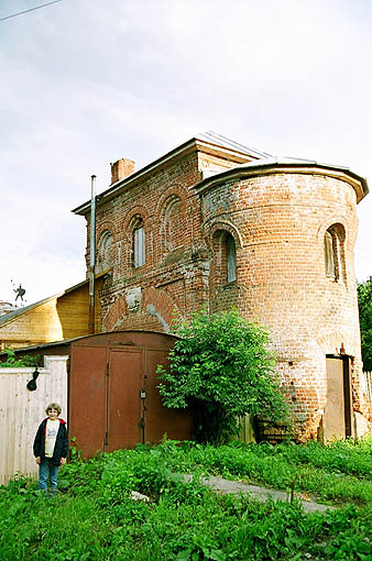 Mescherskoye. Mescherskoye Estate. Outhouse. XIX