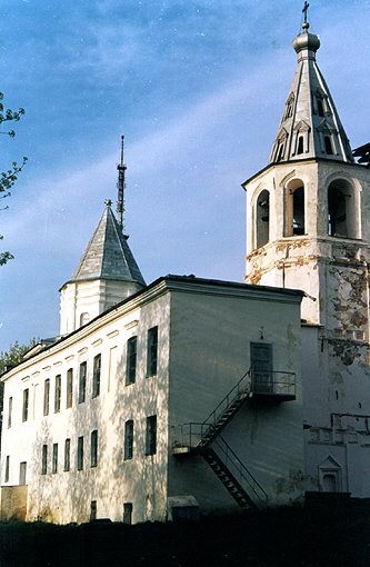 Novgorod district. Veliky Novgorod. Gate-church of Gostiny Dvor. XVII