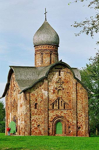 Novgorod district. Veliky Novgorod. Church of Saint Apostles Peter and Paul in Kozhevniki. XV