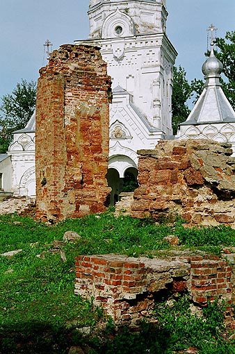 Novgorod district. Veliky Novgorod. Desyatinny Monastery. Church of Nativity of the Virgin on Desyatina. Ruins. XIV