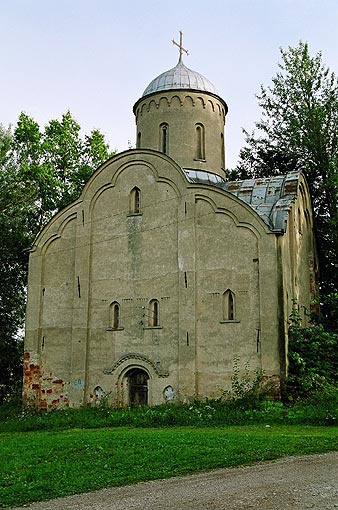 Novgorod district. Veliky Novgorod. Church of Saint Apostles Peter and Paul on Slavna. XIV