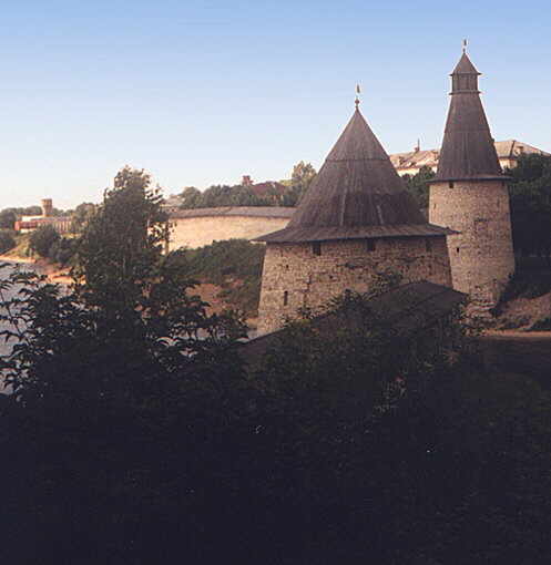 Pskov. Ploskaya (Flat) and Vysokaya (High) Towers of the Kremlin. XVI cent.