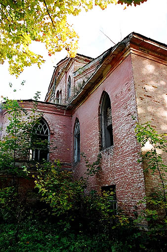 Krasnoye. Krasnoye Estate. Main house. XIX ><!--bottom-->
		</td>
	</tr>
	</table>
	<table border=