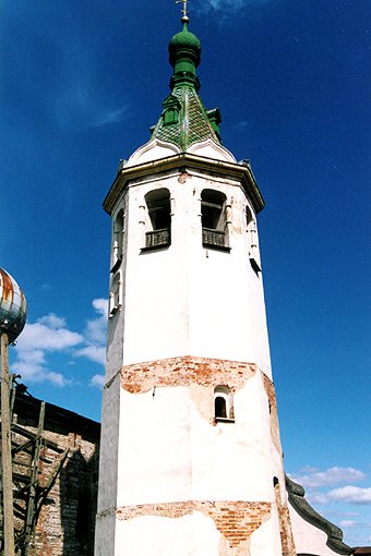 Volhovsky district. Staraya Ladoga. Nikolsky Monastery. Bell-tower. XVII