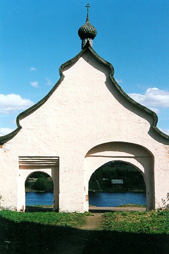 Volhovsky district. Staraya Ladoga. Nikolsky Monastery. Gate to Volhov. XVII