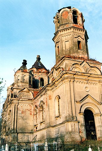 Volhovsky district. Issad. Church.