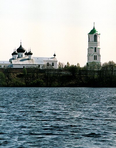 Lodeynopolsky district. Staraya Sloboda. Transfiguration ensemble.  XVI