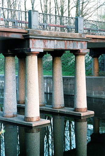 Kirovsky district. Shlisselburg. Bridge on the columns. XIX