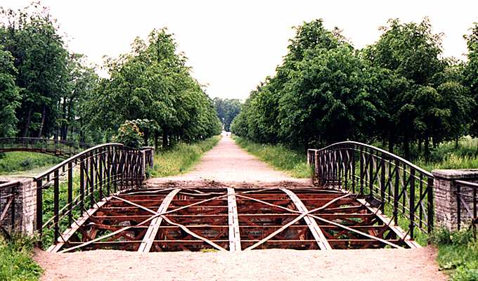 Strelna. Iron small bridge in the park. XIX B.F.Rastrelli