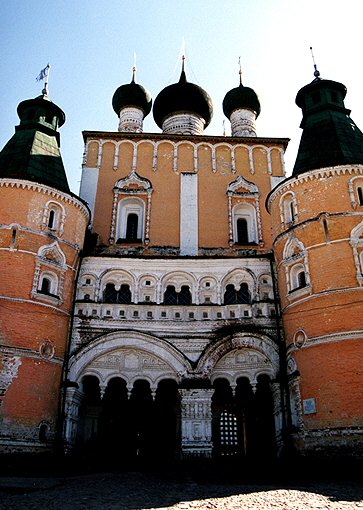 Borisoglebsky district. Borisoglebsk. Borisoglebsky monastery. Water (North) Gate with the Church of Purification of the Holy Virgin. XVII